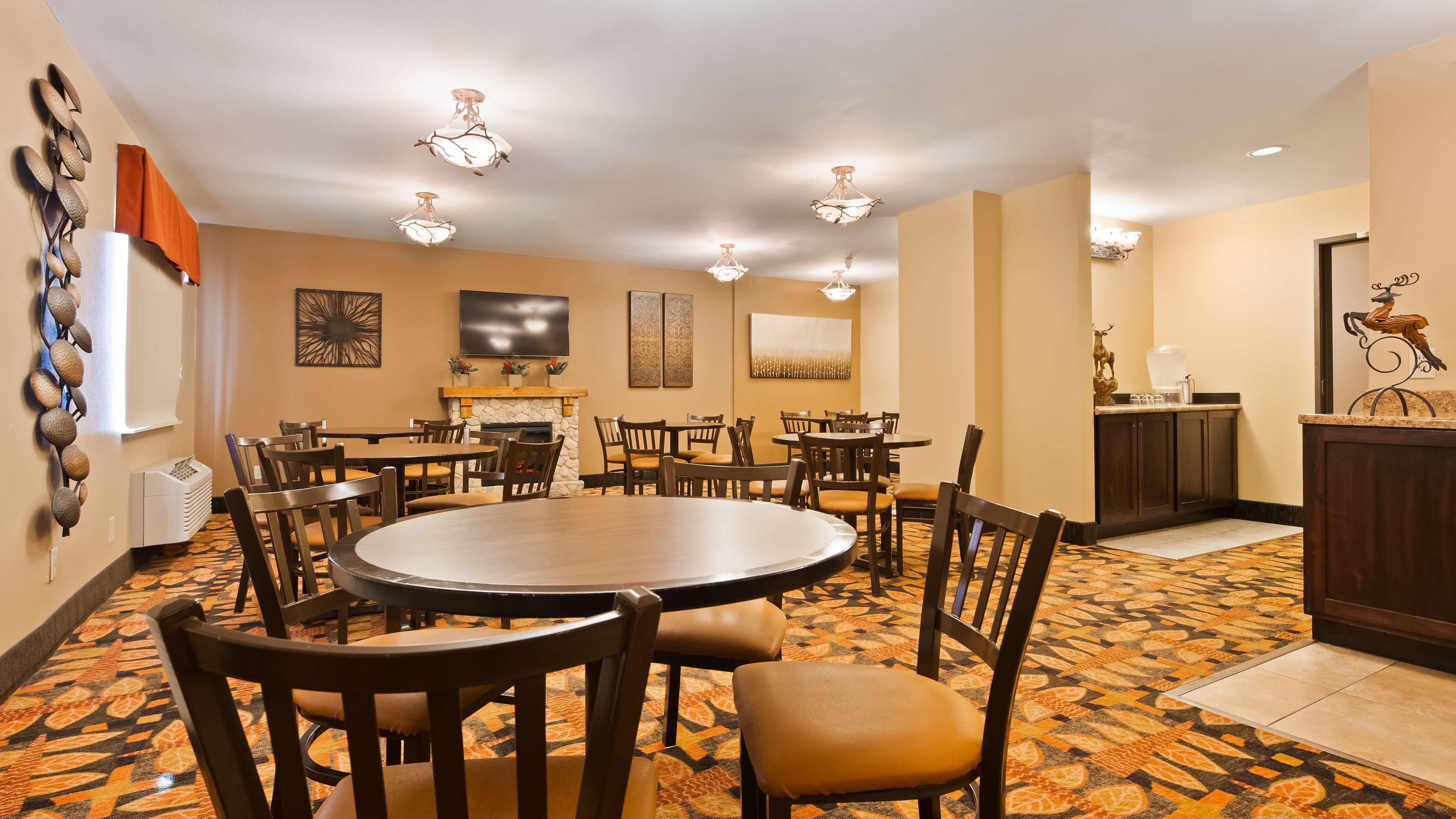 Best Western Plus Deer Park Hotel And Suites Craig Bagian luar foto