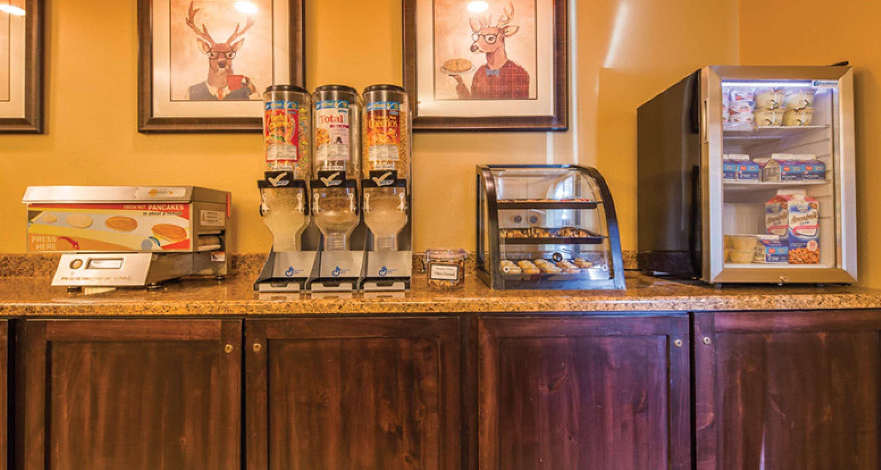 Best Western Plus Deer Park Hotel And Suites Craig Bagian luar foto